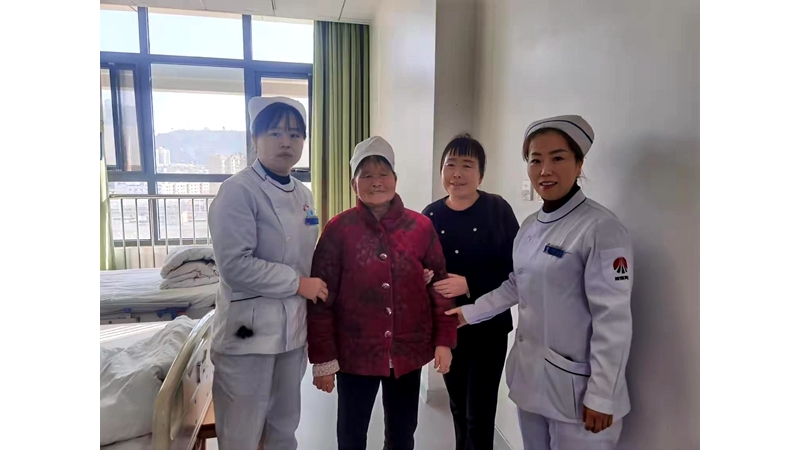 首例！銅川礦務局中心醫院成功開展腹腔鏡下全腹膜外腰疝無張力修補術 ... ...